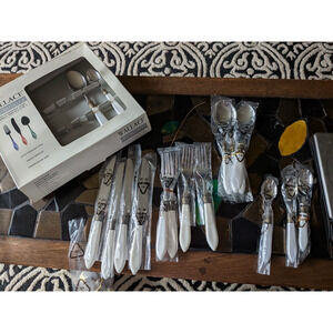 Wallace ST MORITZ WHITE Stainless Steel 60 Pc Set w Chest UNUSED